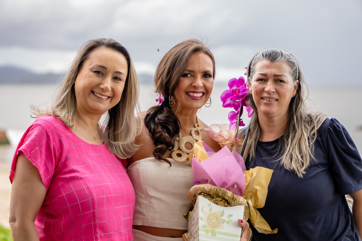 Lucrécia 50 anos! Folha BEACH - JURERÊ INTERNACIONAL · Samantha Retratista