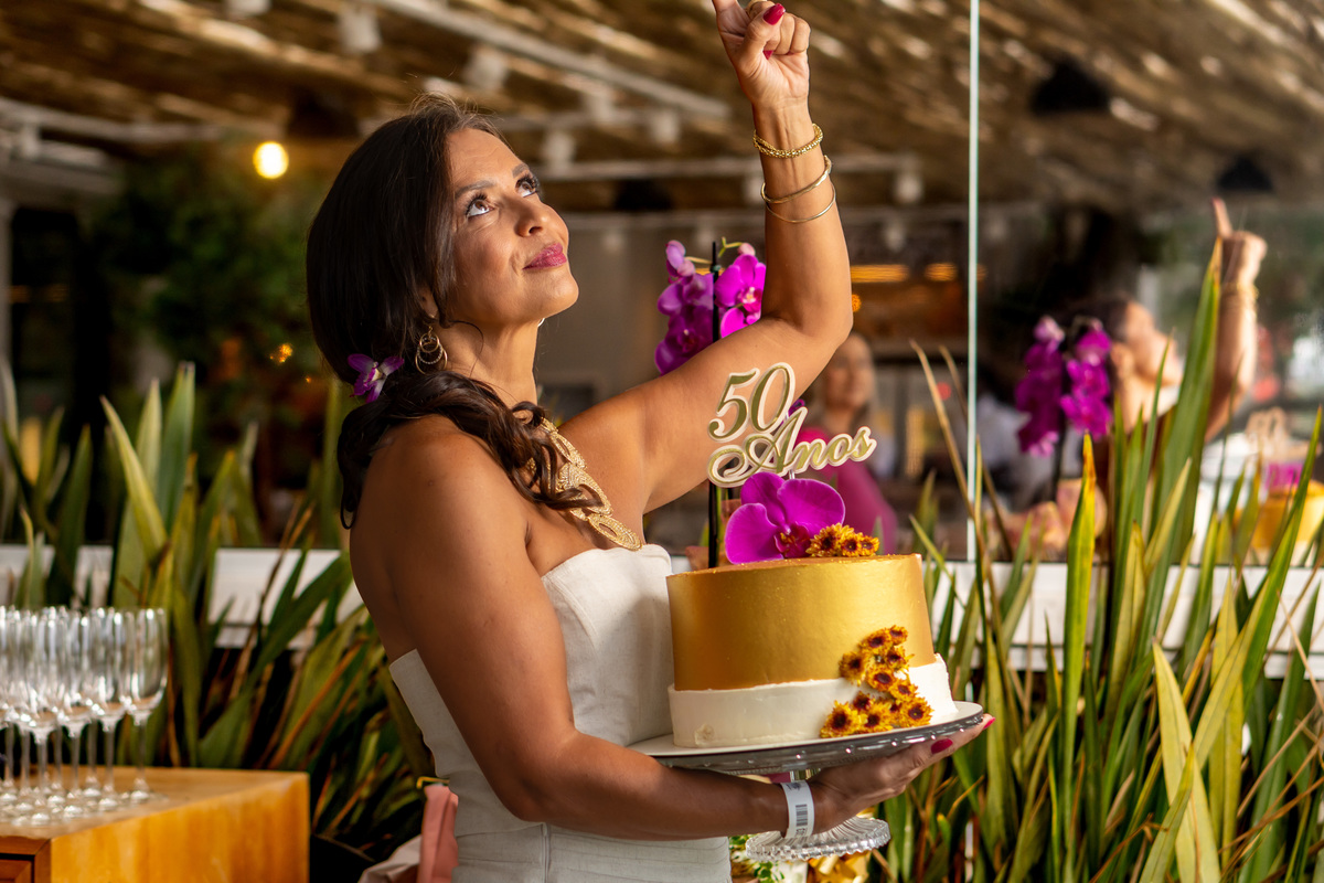 Lucrécia 50 anos! Folha BEACH - JURERÊ INTERNACIONAL · Samantha Retratista
