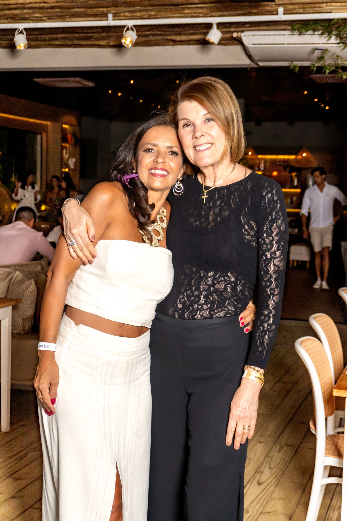 Lucrécia 50 anos! Folha BEACH - JURERÊ INTERNACIONAL · Samantha Retratista