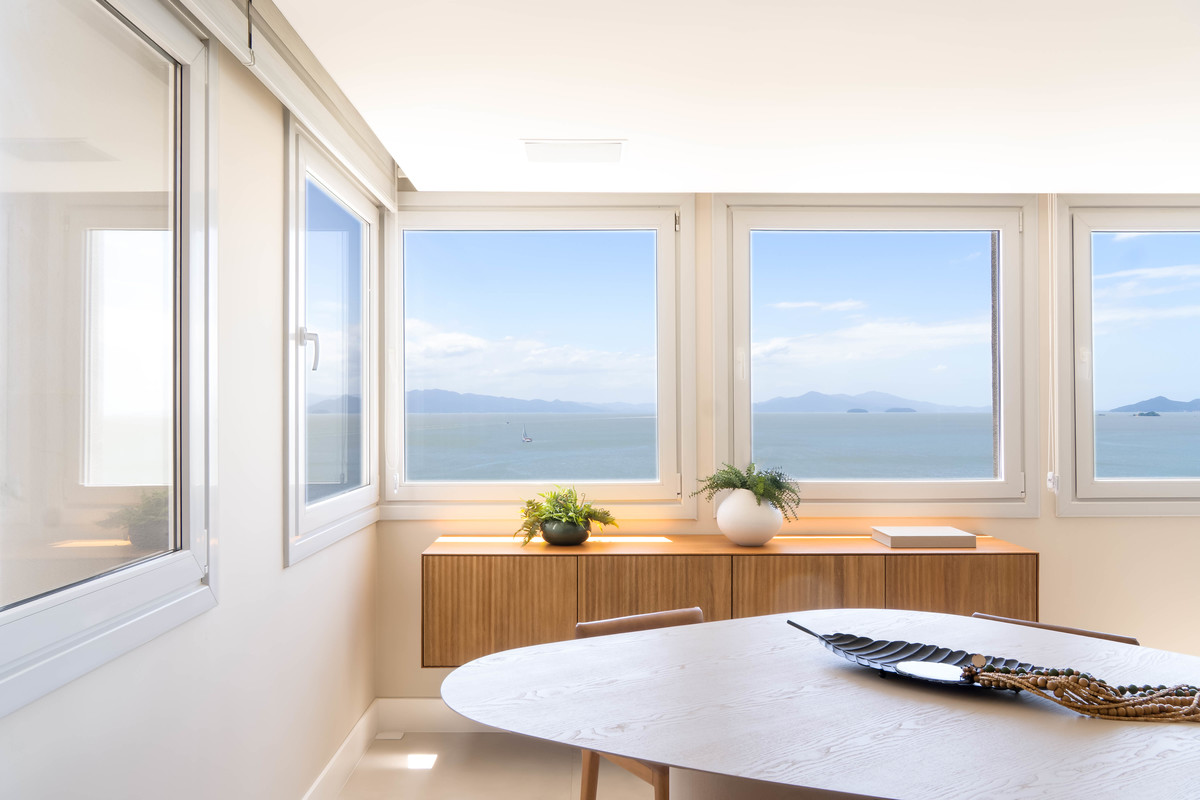 APARTAMENTO FRENTE MAR · Samantha Retratista