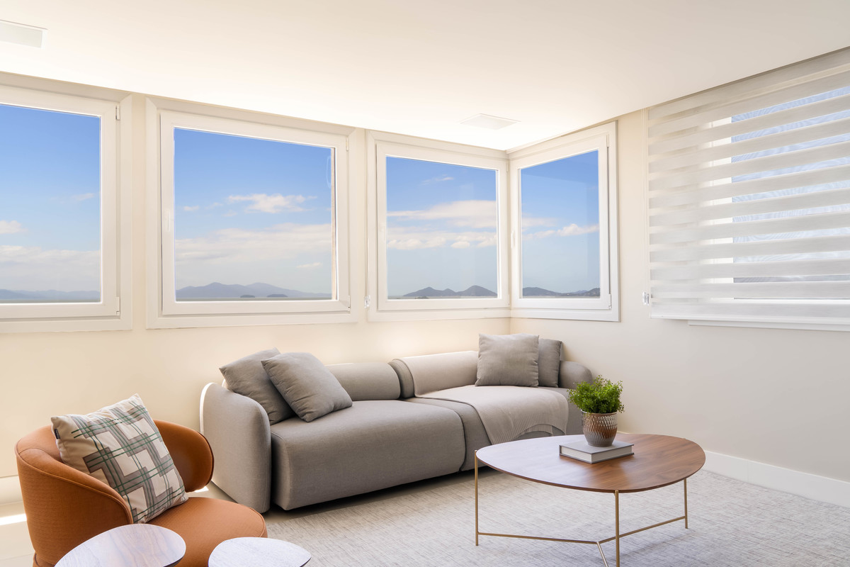 APARTAMENTO FRENTE MAR · Samantha Retratista
