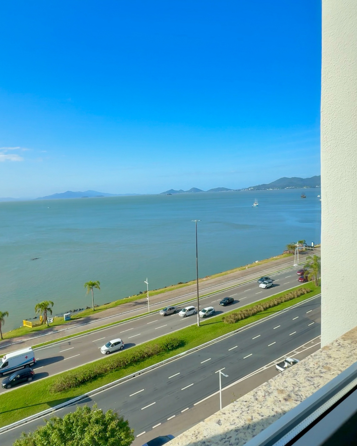 APARTAMENTO FRENTE MAR · Samantha Retratista