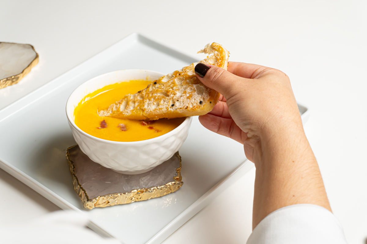 CONCEPT CAFÉ LOUNGE · Samantha Retratista