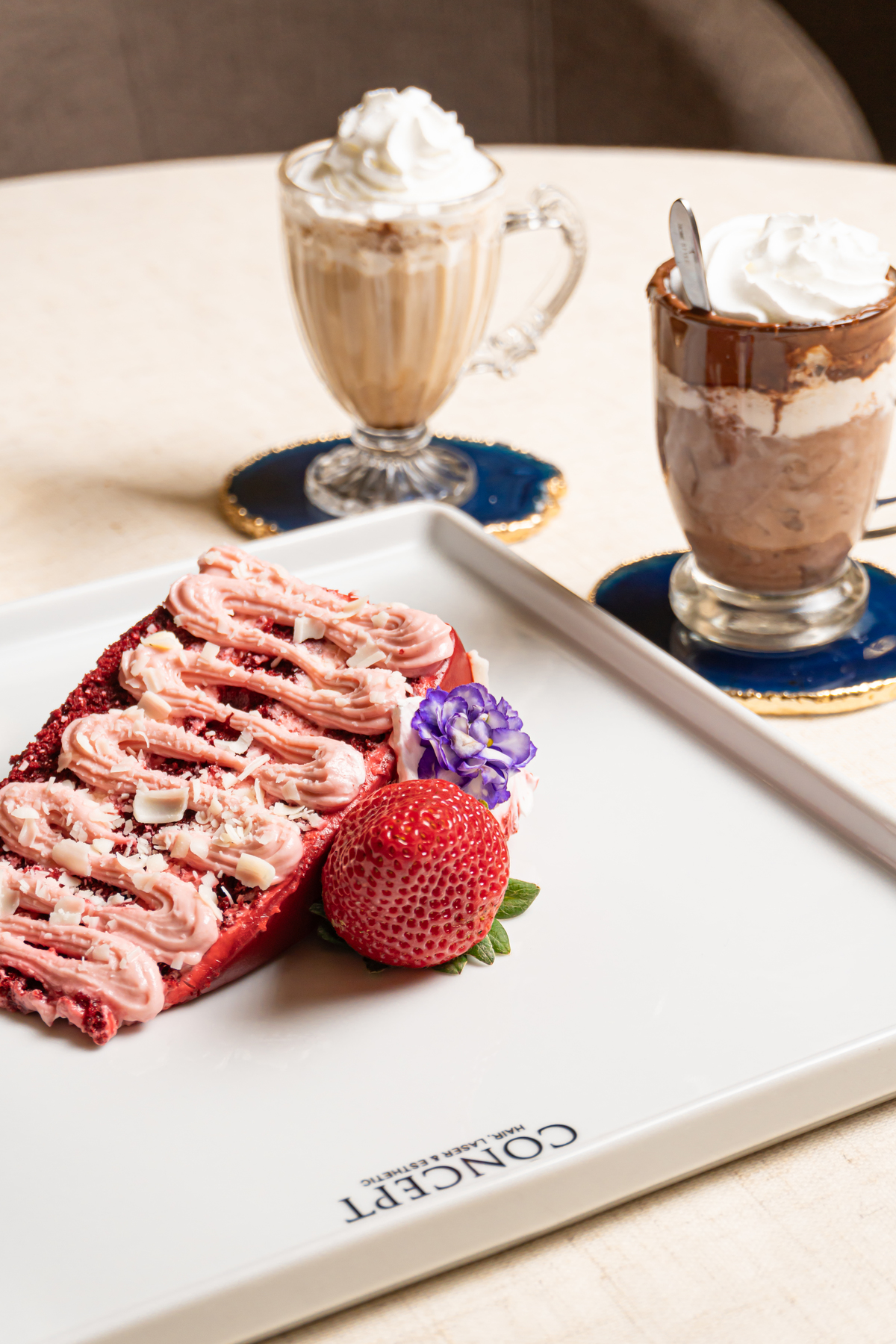 CONCEPT CAFÉ LOUNGE · Samantha Retratista