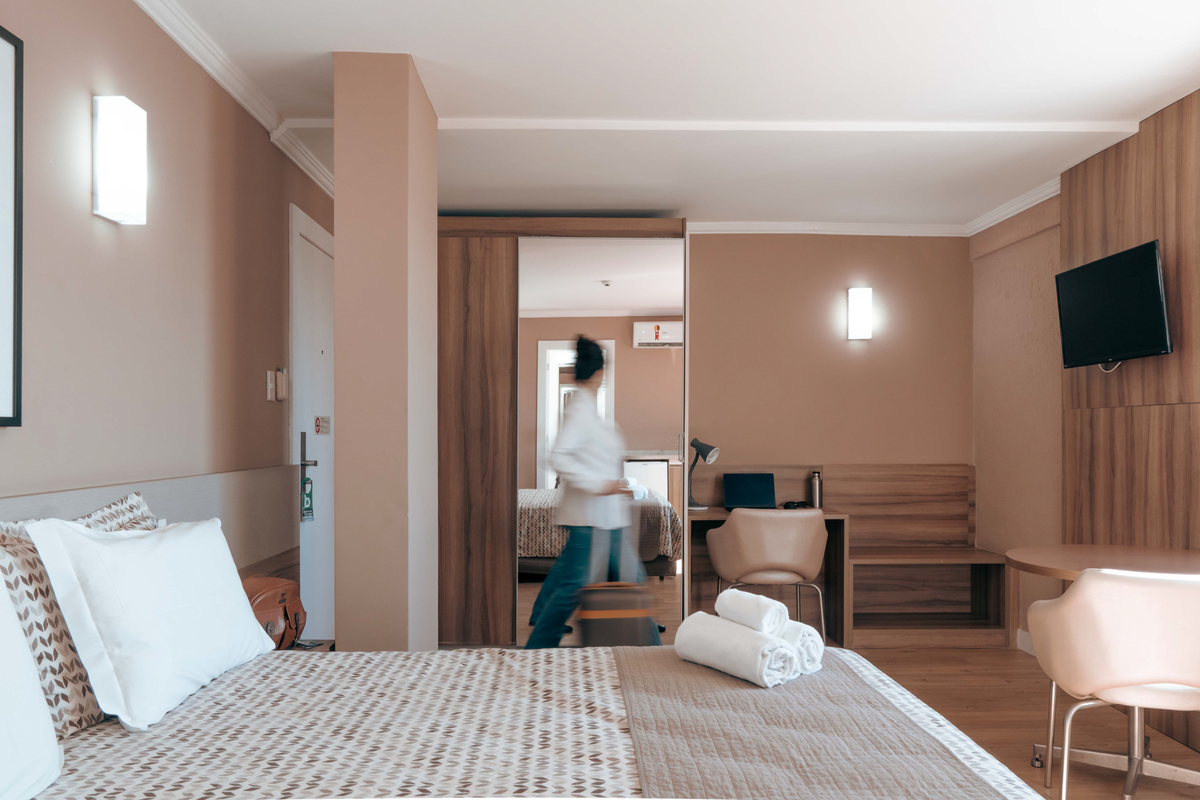 IATE HOTEL · Samantha Retratista