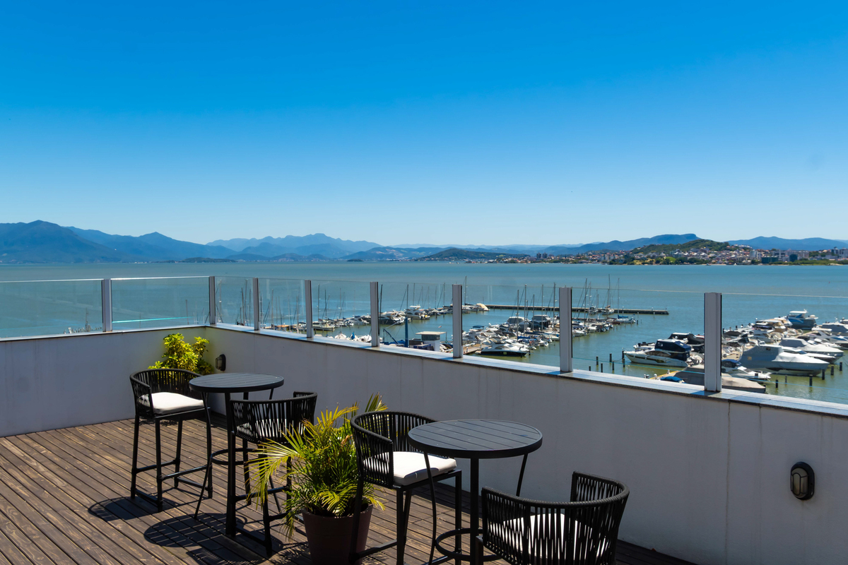 IATE HOTEL · Samantha Retratista