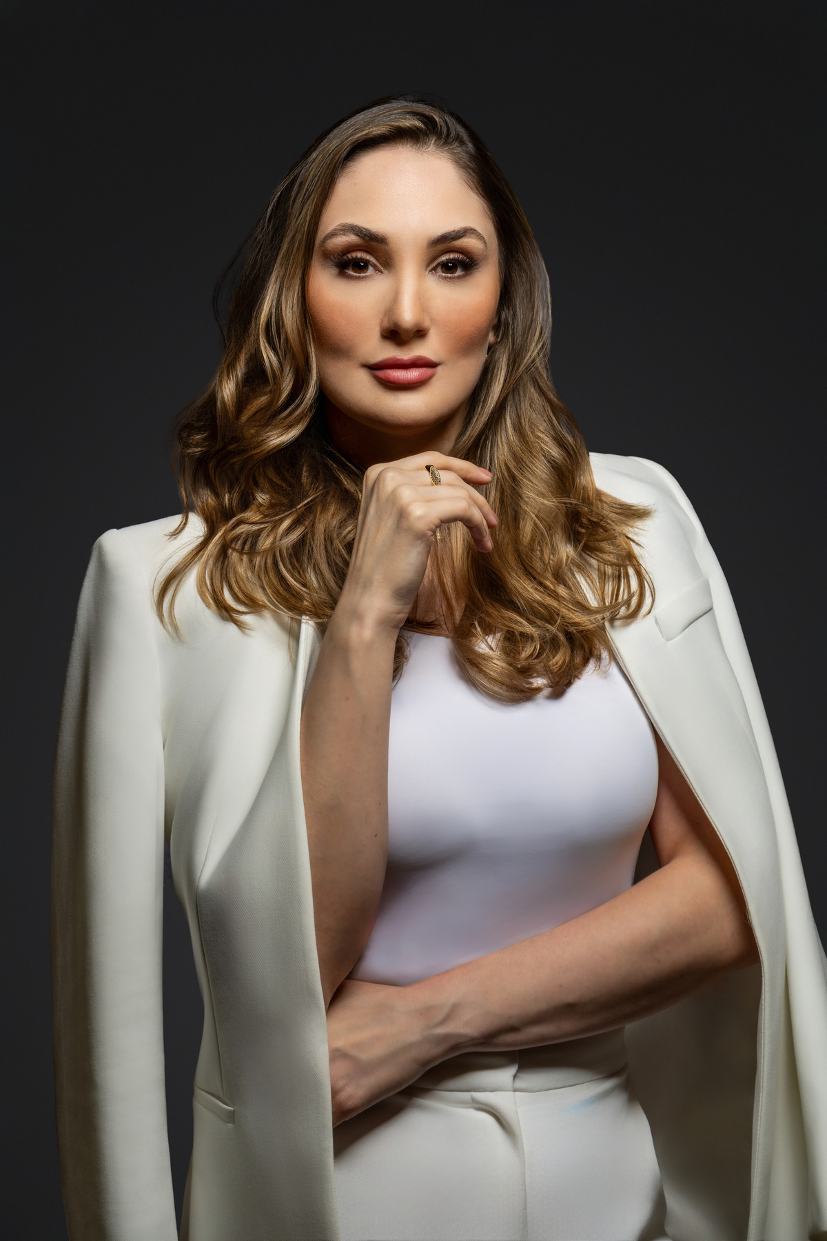 DRA STEPHANIE - Dermatologista · Samantha Retratista