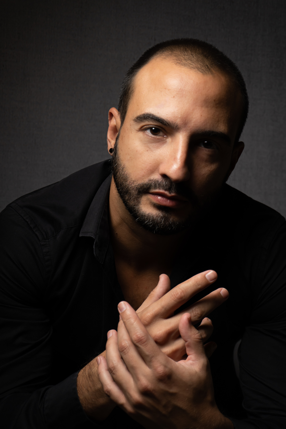 Tiago Brittes - Cabeleireiro e maquiador profissional - expert em noivas · Samantha Retratista